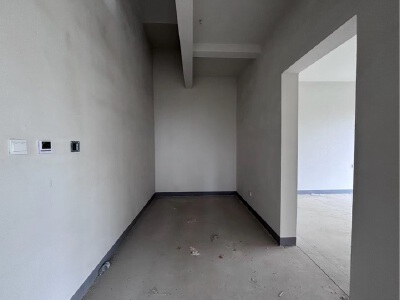  凤起玉鸣 3 4 5叠墅 带后院子 毛呸带两个车位  别墅 随时看房 