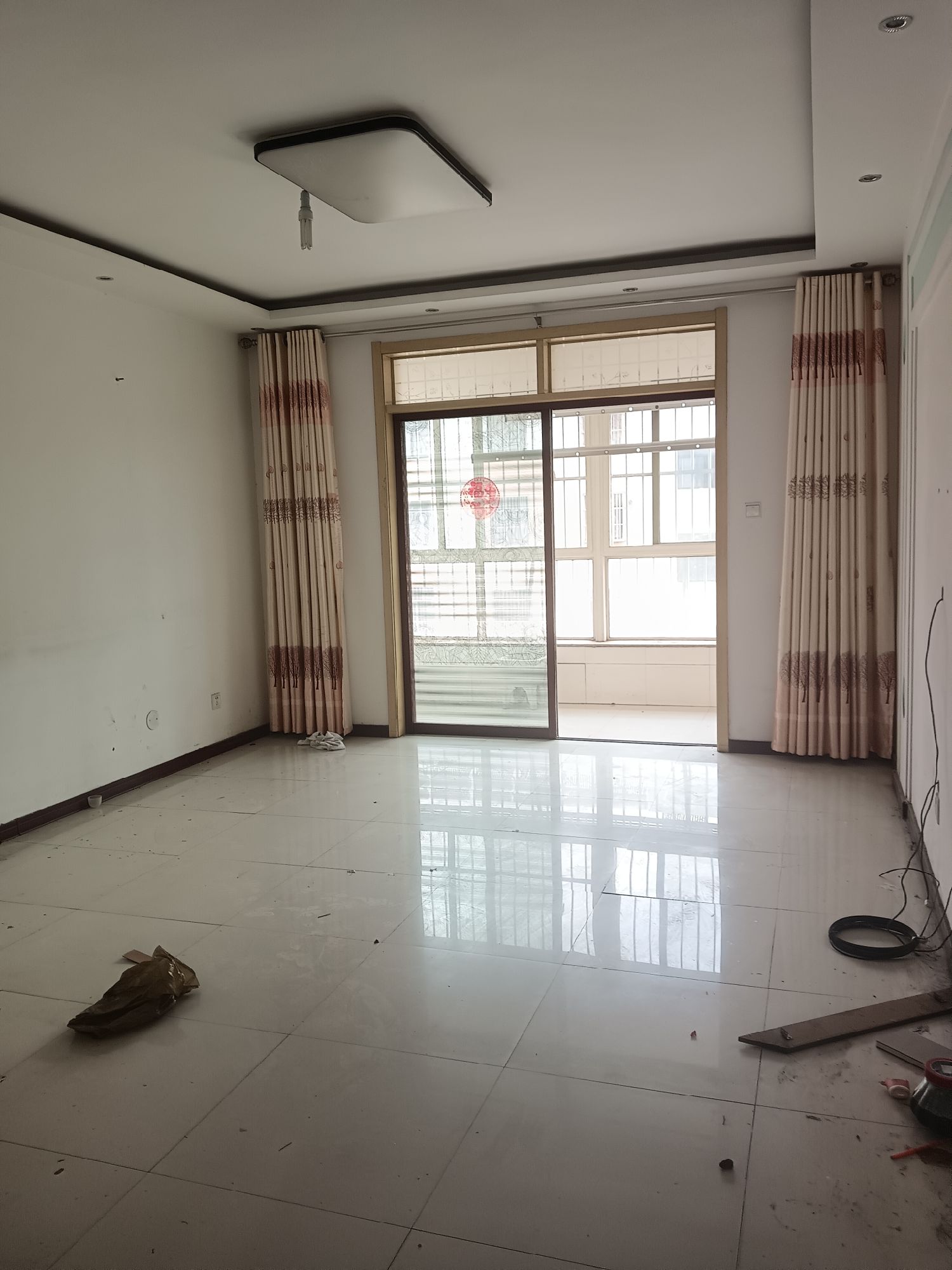  西秀苑居民一区（西秀园一区） ，现浇房，一站式教育，学习氛围浓，核心地段，年轻人首选，大社区，出行方便，学区房，居住投资两不误，价格优惠 二手房