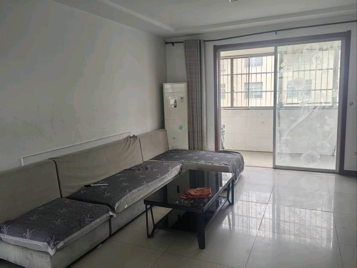 汶河苑小区，3室2厅1卫，140㎡，简装，租金800元/月 租房