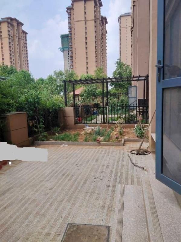 星河城 学区房  大产权  双气 可贷款   一楼带院子   精装修     南北通透 小区环境好 生活便利  二手房
