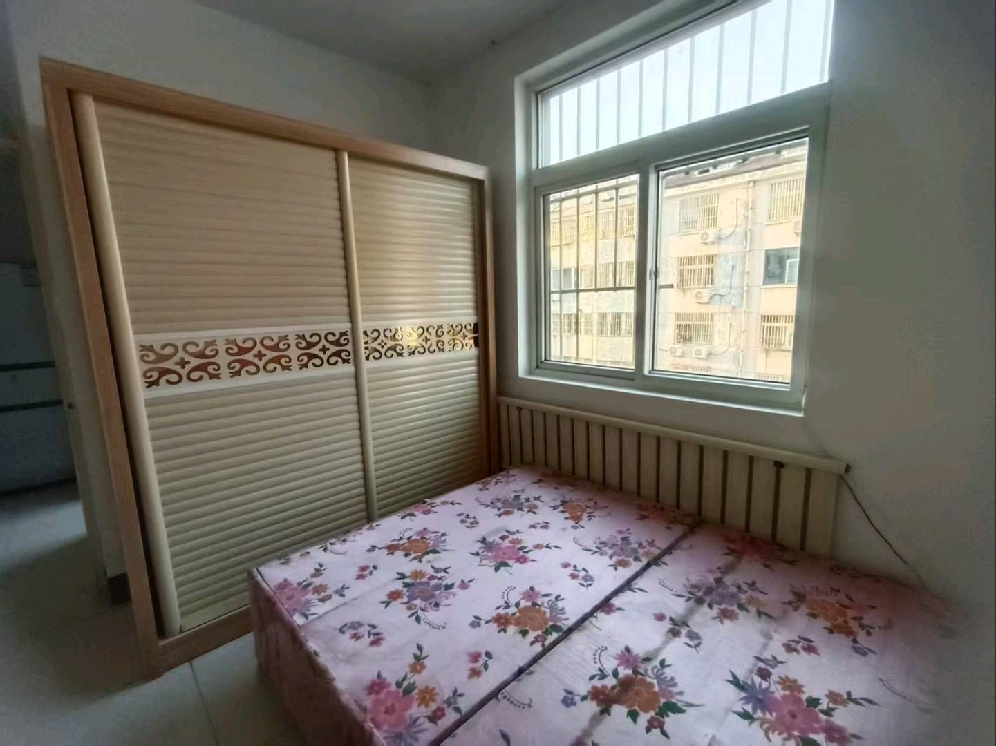 西苑小区 一实小学区-莱城城区-凤城西大街，干净整洁，带部分家具家电 租房