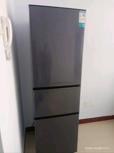 红星佳苑，2室2厅，家具家电齐全，拎包入住