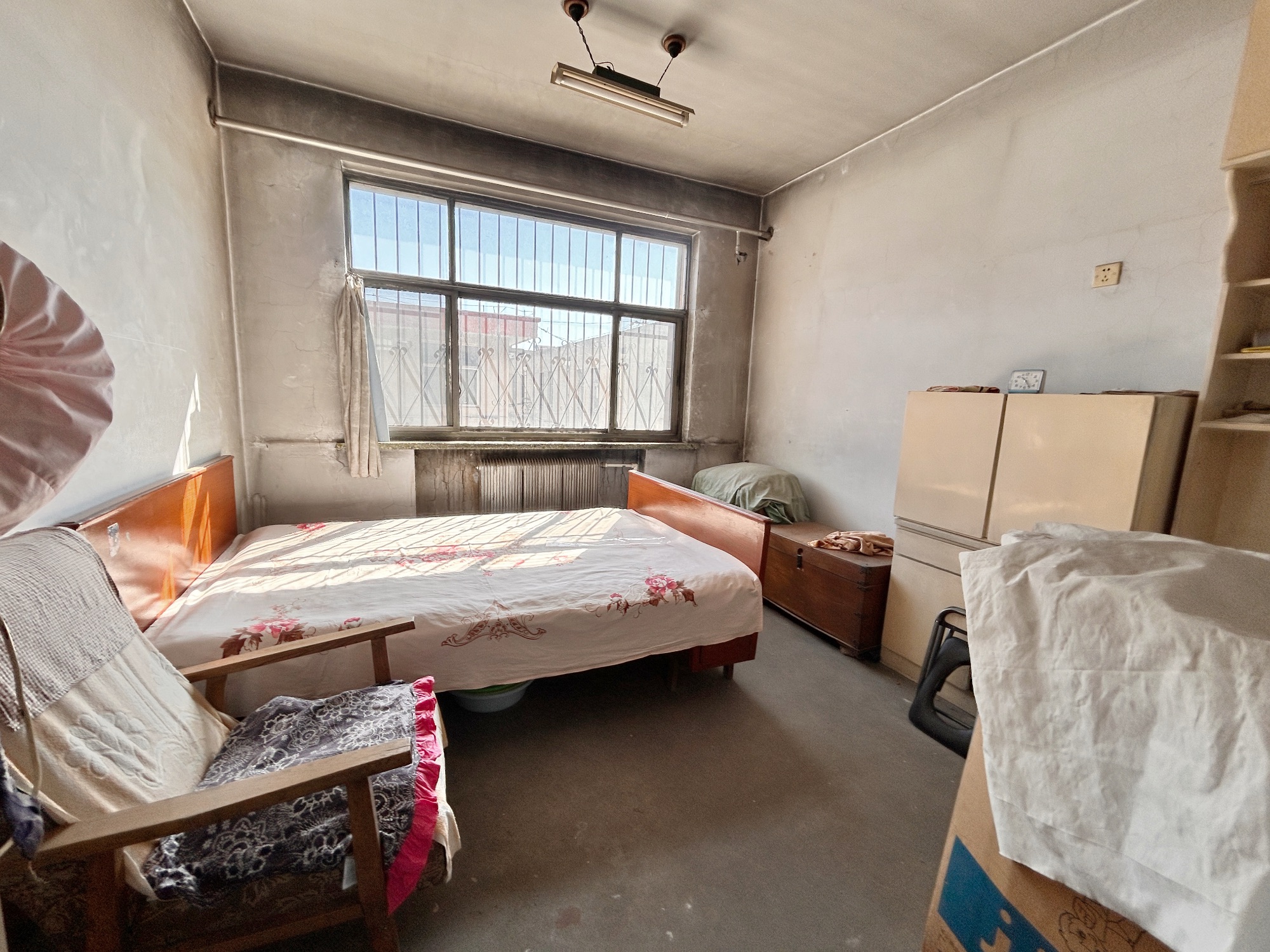 市第二干休所，一二楼联排别墅，带院子，带南屋，四室好房，妥妥的市中心，大产权 二手房