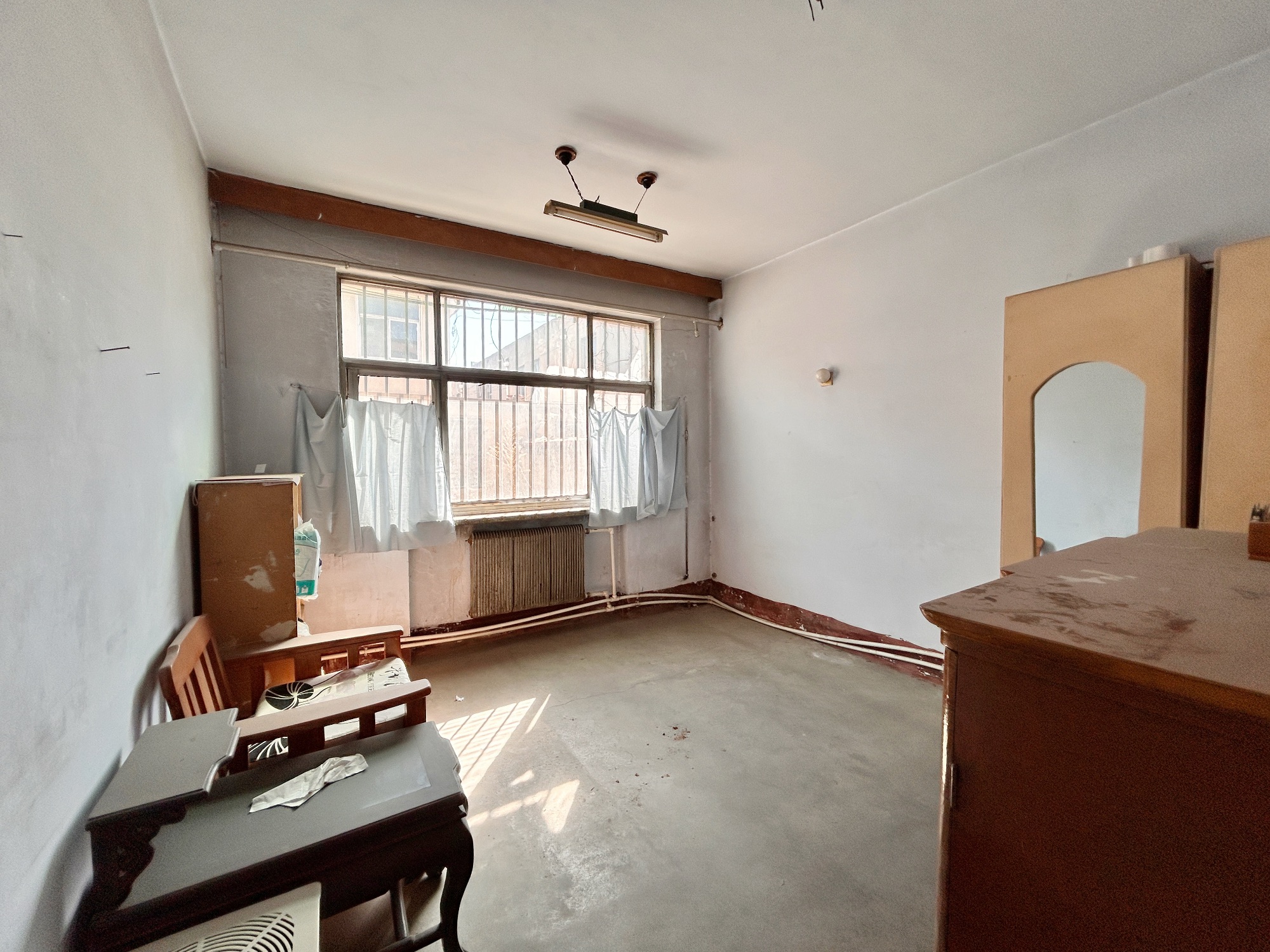 市第二干休所，一二楼联排别墅，带院子，带南屋，四室好房，妥妥的市中心，大产权 二手房