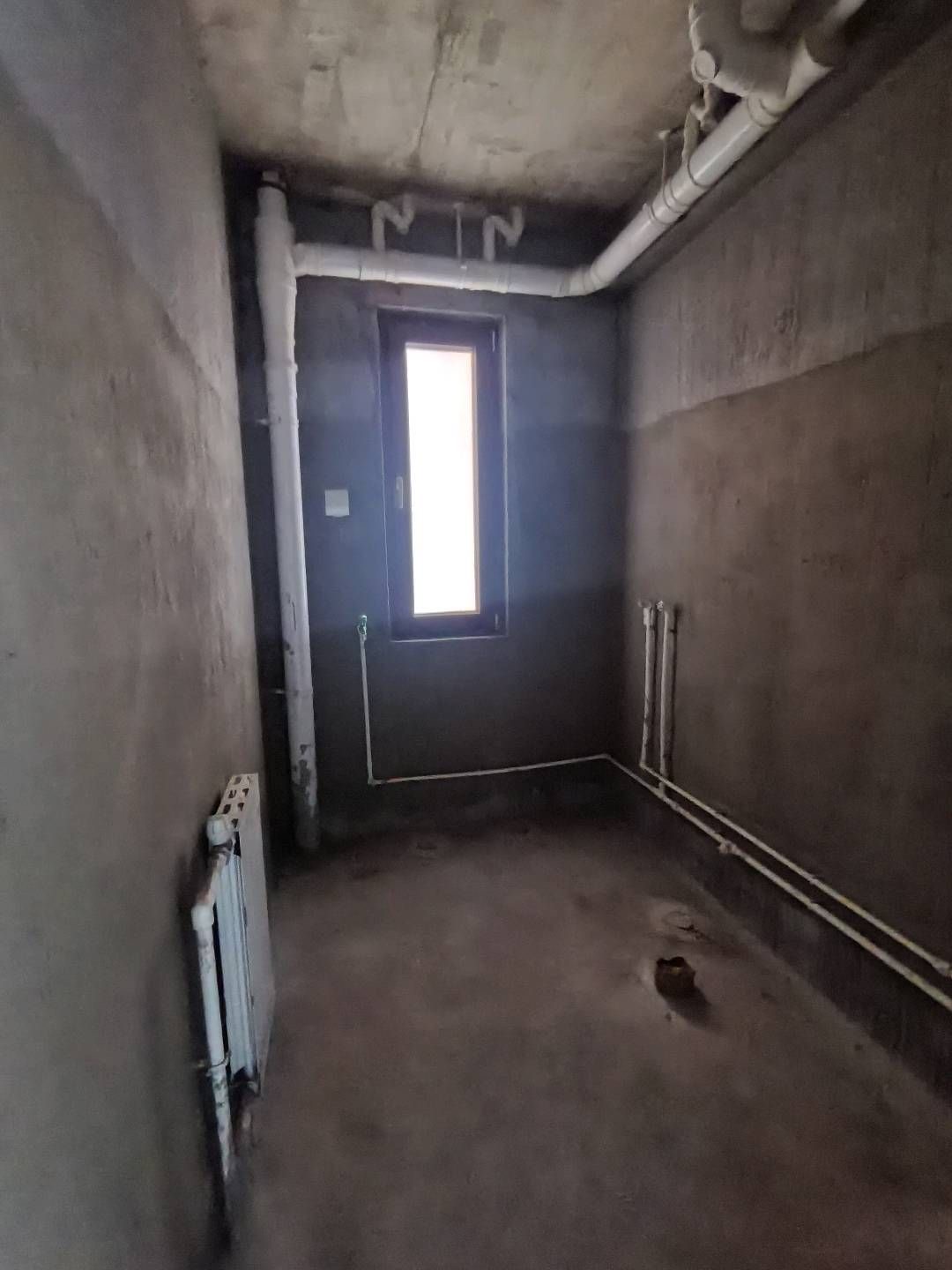 绿水华亭（大产权），毛坯房，一站式教育，学习氛围浓，核心地段，年轻人首选，大社区，出行方便，学区房，居住投资两不误，价格优惠 二手房