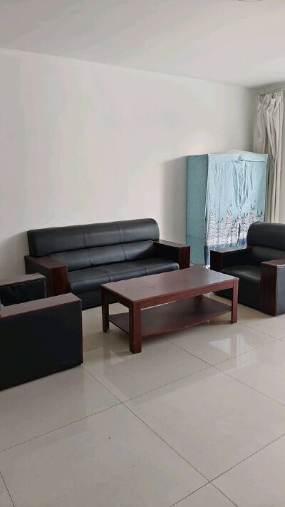 六区滨河花园，4室2厅2卫，168㎡，精装，家具家电齐全