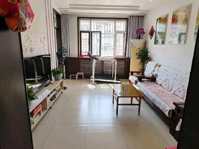 劳培佳苑，双证双气满五年精装三室两厅101平49万带储
