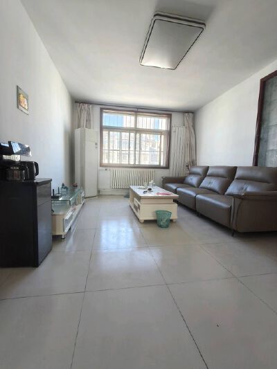 任花园西区，3室2厅，家具家电齐全，拎包入住