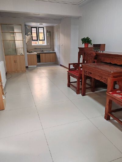 汶源学区房，一楼带院，精装4室。