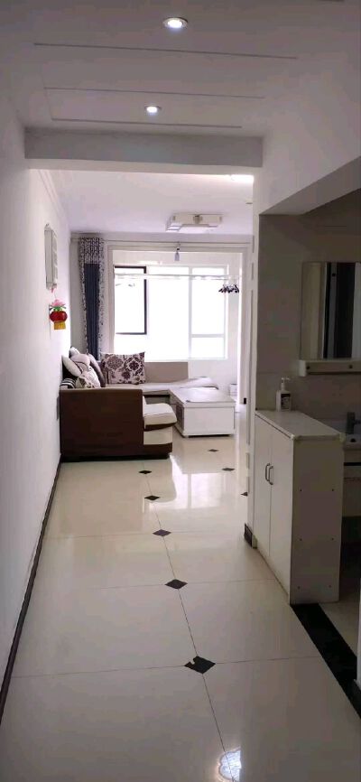 汇源首座，精装修，家具家电齐全，拎包入住