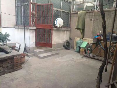 西苑小区3室1厅76一楼带院带南屋40万急售可贷款