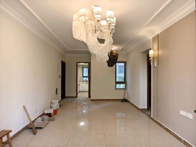 恒大名都，精装修，家具家电齐全，拎包入住
