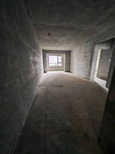 中洋和天下，2室2厅1卫，90㎡，毛坯，售价40万
