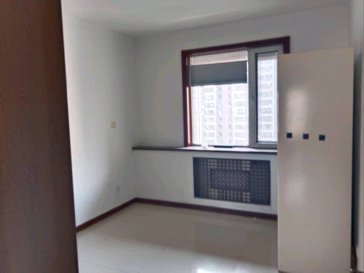 安泰首府，大产权，精装修，家具家电齐全，拎包入住，周边配套齐全 租房