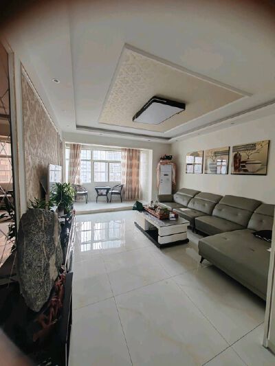 故事家园，3室2厅2卫，137㎡，精装，售价45.9万