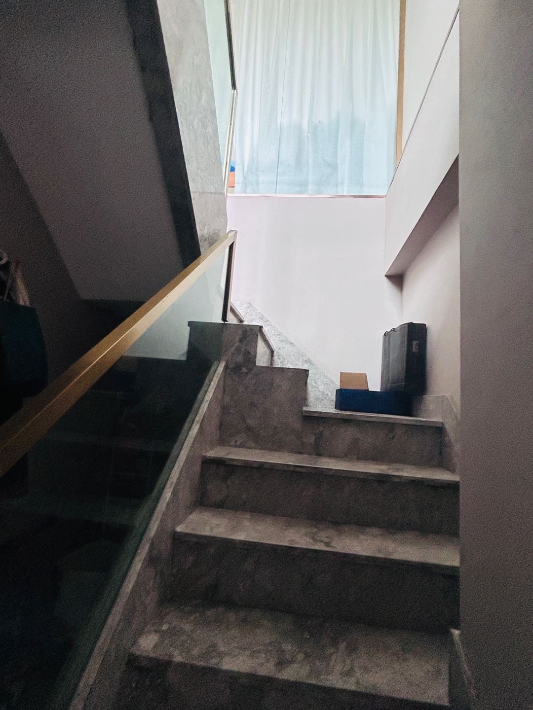 新东方华庭顶层复式带露台 二手房