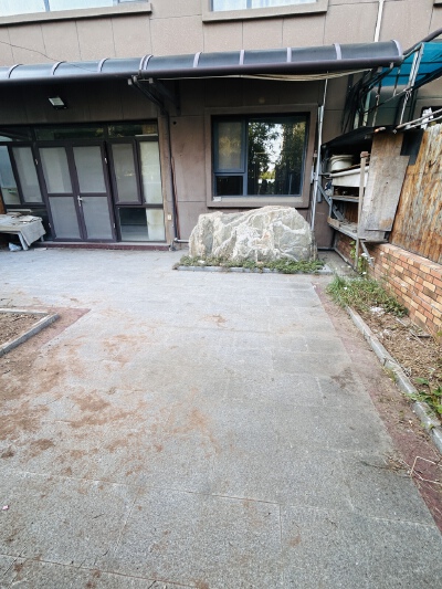 花园路上 次新房  养老一楼带大院子  59万急售