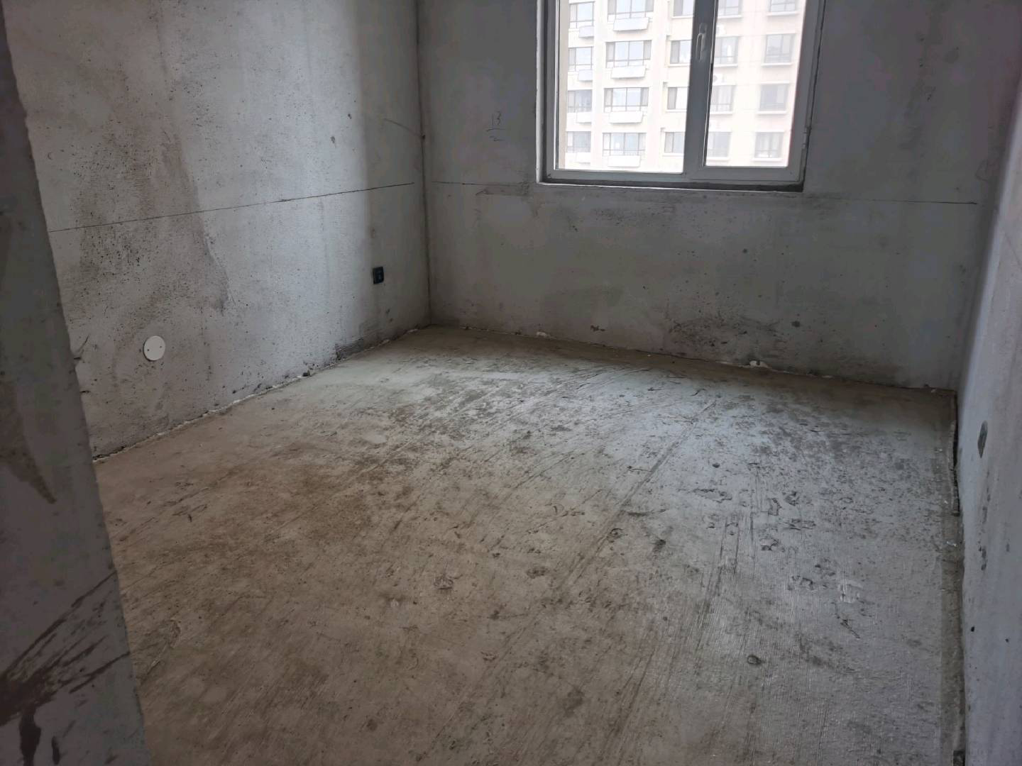 兴宇华府 吴伯萧学区-莱城城区-凤城东大街166号，11层电梯洋房，大产权，首付低，新房未住，一站式教育，学习氛围浓，核心地段，年轻人首选，大社区，出行方便，学区房，居住投资两不误，价格优惠 二手房