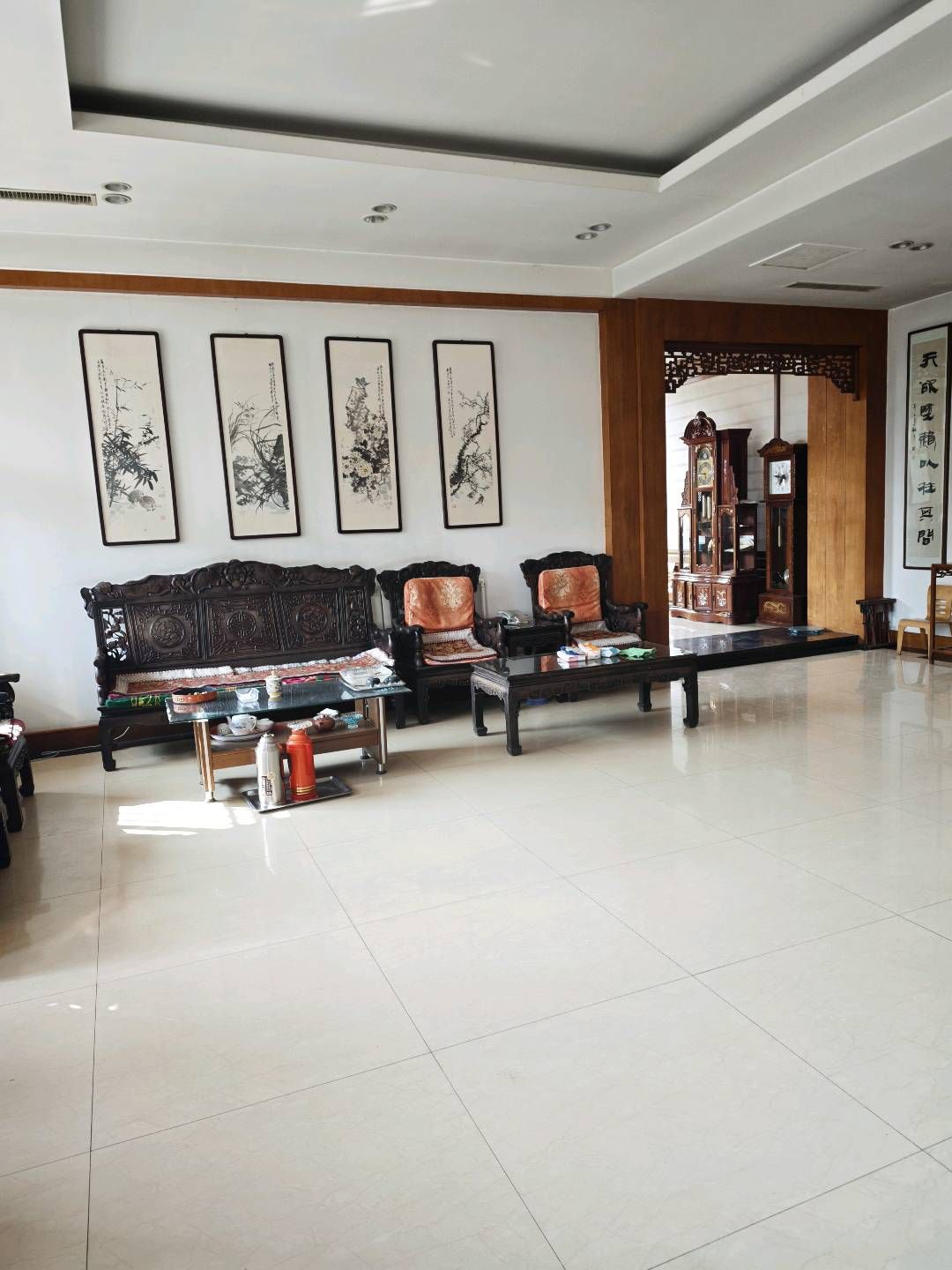 白酒厂宿舍 大别墅 827.35平  上下四层   带前后院子 和二亩 菜园 916万 二手房