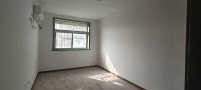 环卫处宿舍 莱城-莱城城区-凤城西大街44号，一站式教育，学习氛围浓，核心地段，年轻人首选，大社区，出行方便，学区房，居住投资两不误，价格优惠 备注 五楼带阁楼可住人，储藏室