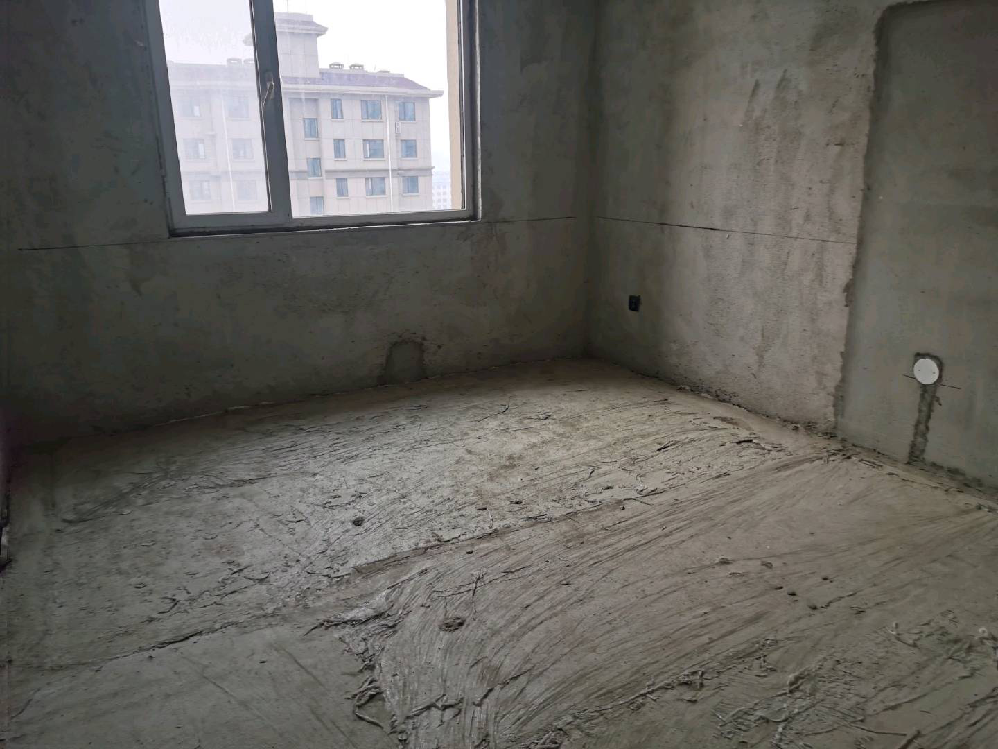 兴宇华府 吴伯萧学区-莱城城区-凤城东大街166号，11层电梯洋房，大产权，首付低，新房未住，一站式教育，学习氛围浓，核心地段，年轻人首选，大社区，出行方便，学区房，居住投资两不误，价格优惠 二手房