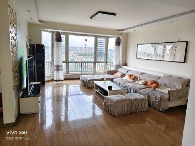 福莱佳园，3室2厅2卫，135㎡，精装，家具家电齐全，拎包入住