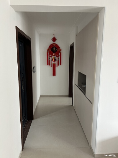 紧邻汶源学校，赢兴家园，双证双气，精装带储135平160万，价可议，急售，急售