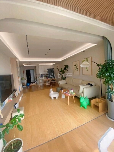 舜景东郡，3室2厅2卫1阳，双气齐全，汶源对面， 商超配套齐全，生活便利