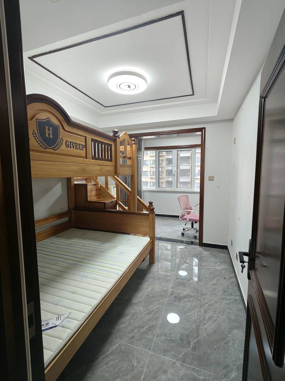 汇源首座  洋房   143平  南北通透   豪装  可贷款可议价 钥匙在手  可议价 二手房