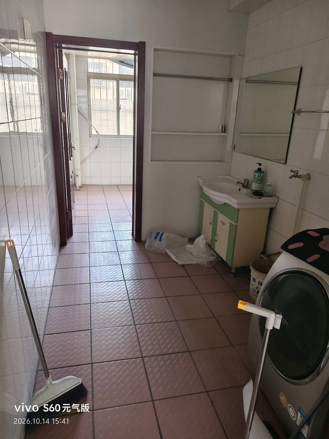 御花园，3室2厅2卫，150㎡，精装，家具家电齐全，拎包入住 租房