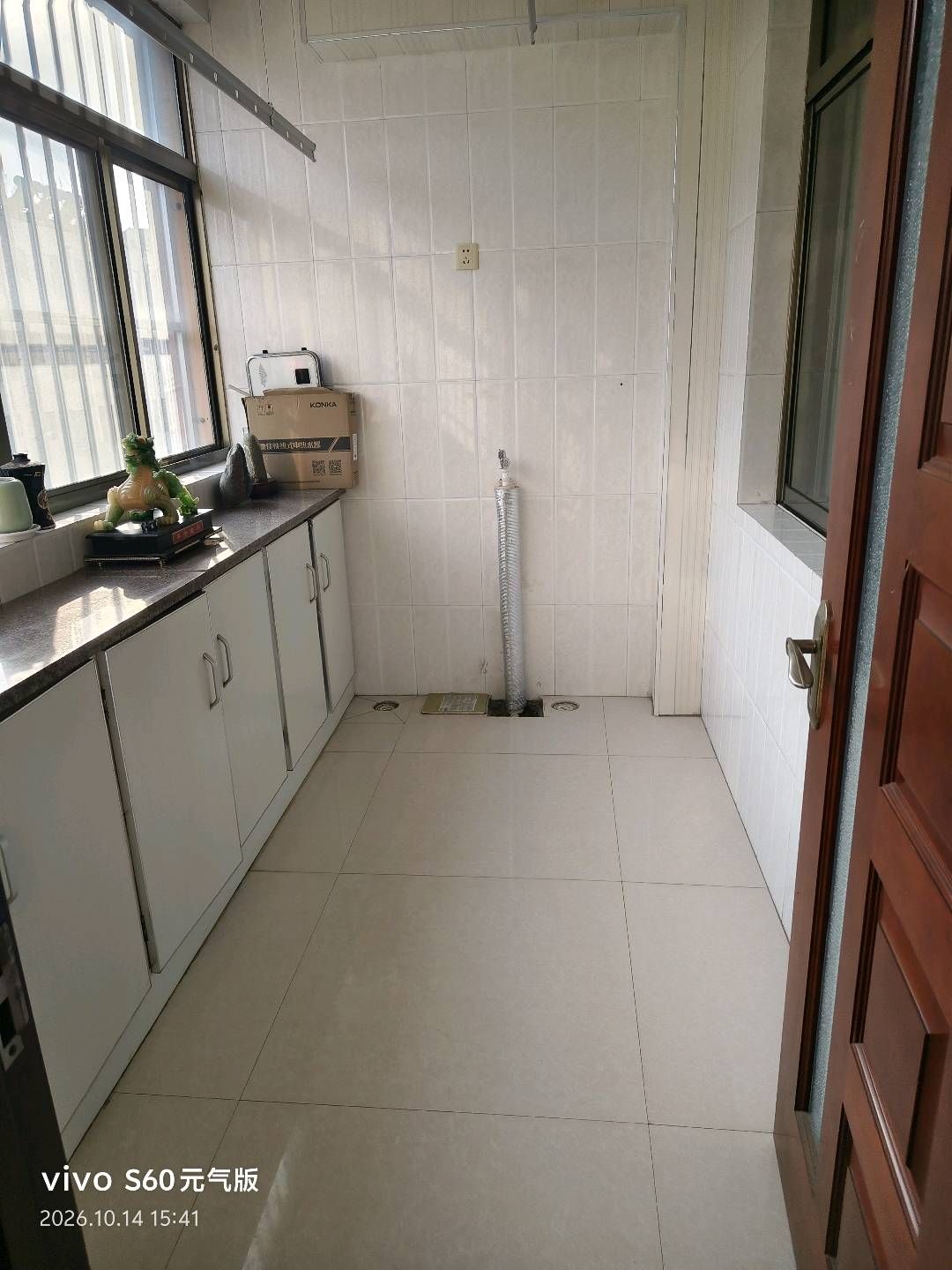 御花园，3室2厅2卫，150㎡，精装，家具家电齐全，拎包入住 租房