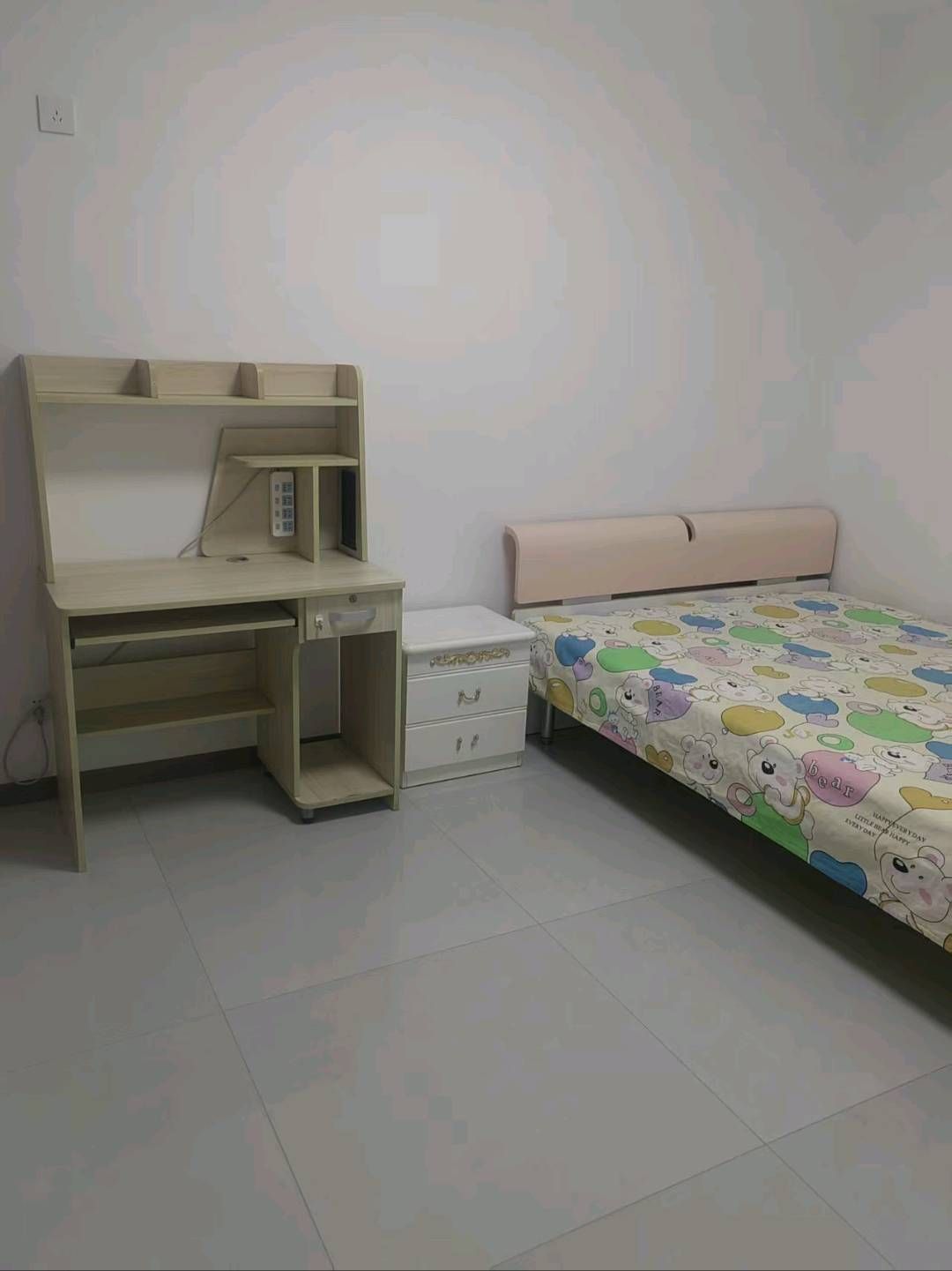 望族公馆 家具家电齐全 床，沙发，茶几 租房