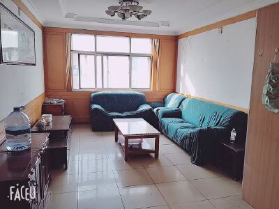 凤城高中对过，电厂新村4楼长租700，家具家电齐全，拎包入住，短租！