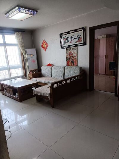 三三公寓 学区房  大产权  双气 可贷款  黄金楼层采光好全天无遮挡    简装修  过户费低  生活便利 