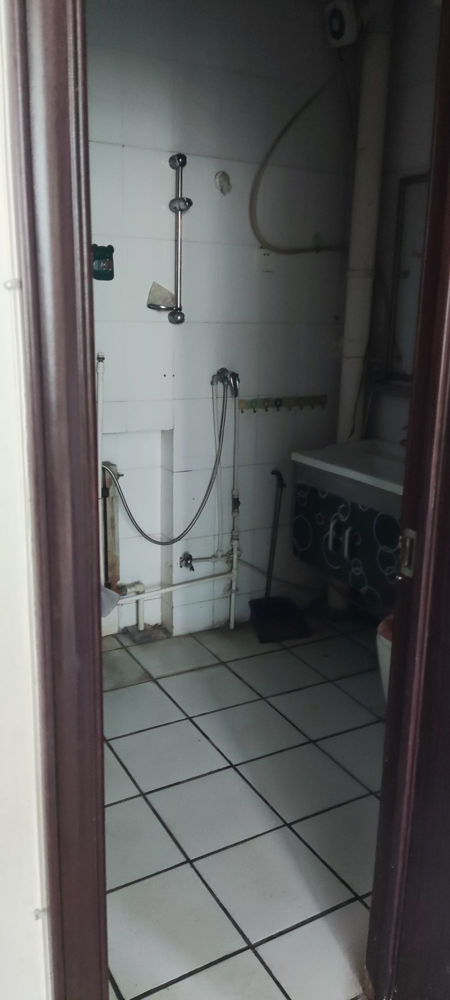 汶河苑小区，3室2厅1卫，100㎡，简装，租金700元/月 租房