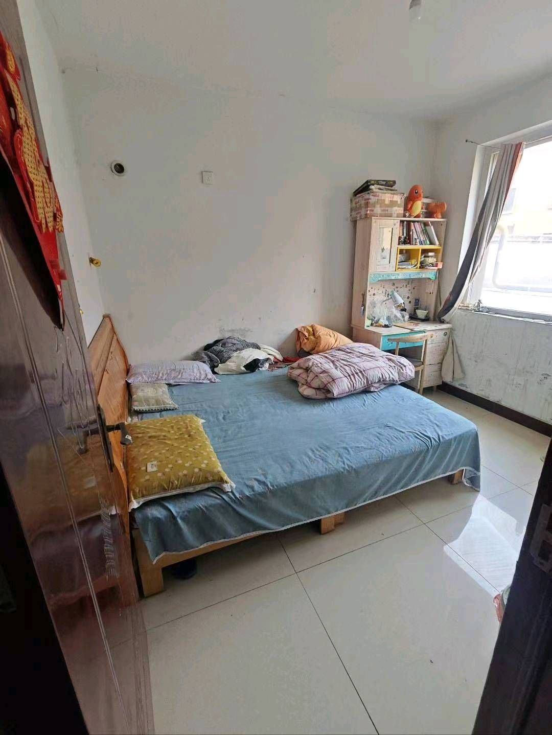 市中心出门既是凤城小学 南北通透 无遮挡 精装修  领包入住  随时看房 二手房