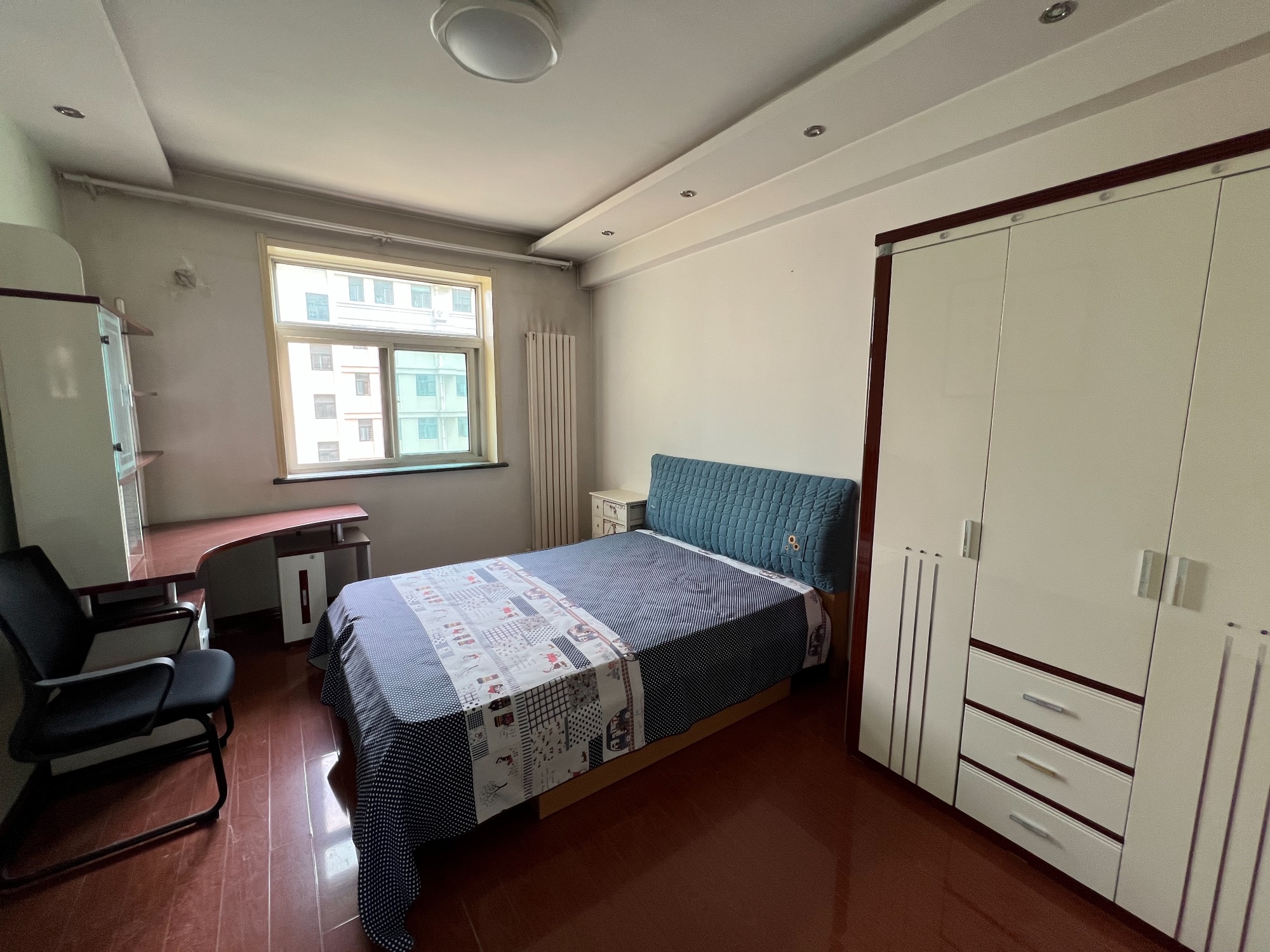 新东方华庭，3室2厅2卫，126㎡，精装，家具家电齐全，拎包入住 租房